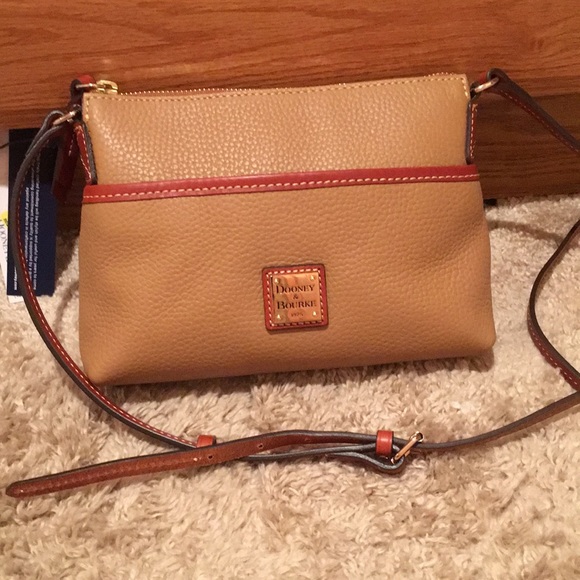 Dooney & Bourke Handbags - NWT Dooney & Bourke ginger pouchette purse bag